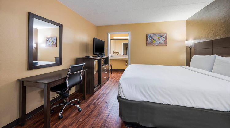 Econo Lodge Columbus near Airport Room