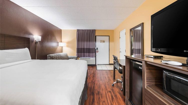 Econo Lodge Columbus near Airport Room