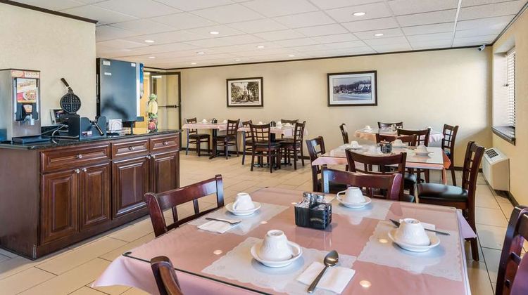 Econo Lodge Quakertown Restaurant