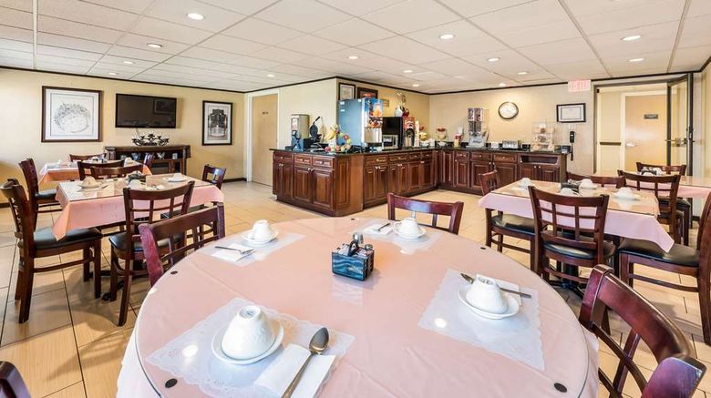 <b>Econo Lodge Quakertown Restaurant</b>. Images powered by <a href="https://iceportal.shijigroup.com/" title="IcePortal" target="_blank">IcePortal</a>.