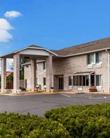 Econo Lodge Inn & Suites