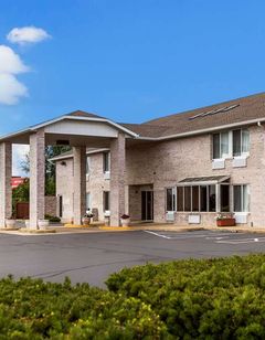Econo Lodge Inn & Suites