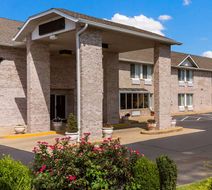 Econo Lodge Inn & Suites Exterior