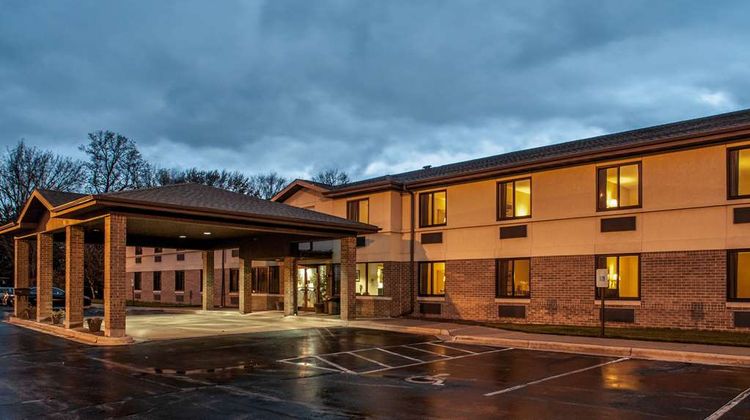 Econo Lodge Inn & Suites Oconto Exterior