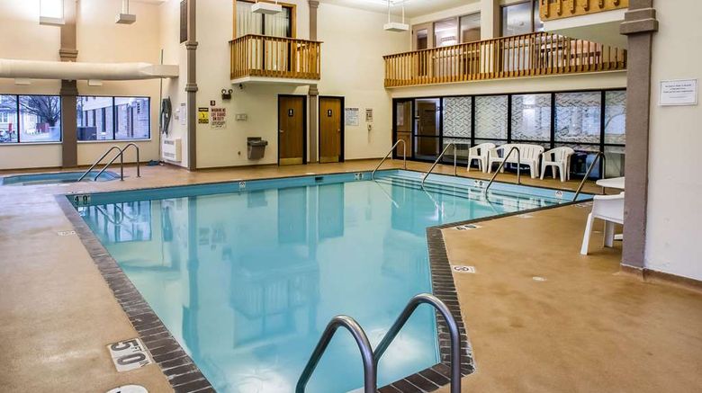 <b>Econo Lodge Inn & Suites Oconto Pool</b>. Images powered by <a href="https://iceportal.shijigroup.com/" title="IcePortal" target="_blank">IcePortal</a>.