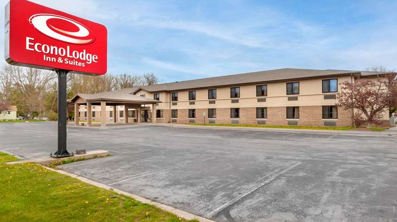 <b>Econo Lodge Inn & Suites Oconto Exterior</b>. Images powered by <a href="https://iceportal.shijigroup.com/" title="IcePortal" target="_blank">IcePortal</a>.