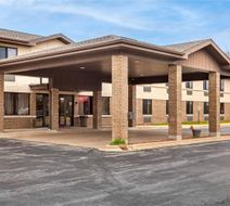 Econo Lodge Inn & Suites Oconto Exterior