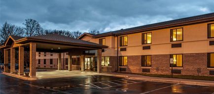 Econo Lodge Inn & Suites Oconto Exterior