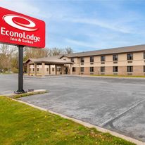 Econo Lodge Inn & Suites Oconto