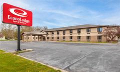 Econo Lodge Inn & Suites Oconto