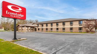 Econo Lodge Inn & Suites Oconto