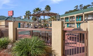 Econo Lodge Inn & Suites Hardeeville