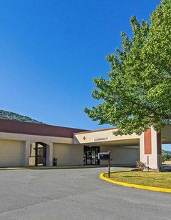 Econo Lodge Inn & Suites Norton