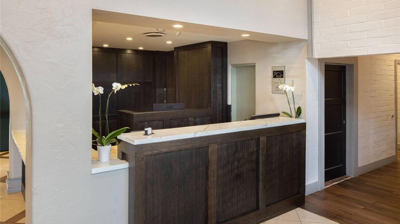 <b>Inn Marin & Suites, an Ascend Hotel Lobby</b>. Images powered by <a href="https://iceportal.shijigroup.com/" title="IcePortal" target="_blank">IcePortal</a>.