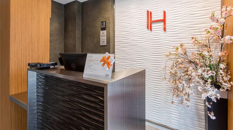 Insignia Hotel, an Ascend Hotel Lobby