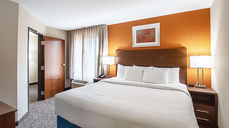 <b>MainStay Suites Madison Suite</b>. Images powered by <a href="https://iceportal.shijigroup.com/" title="IcePortal" target="_blank">IcePortal</a>.