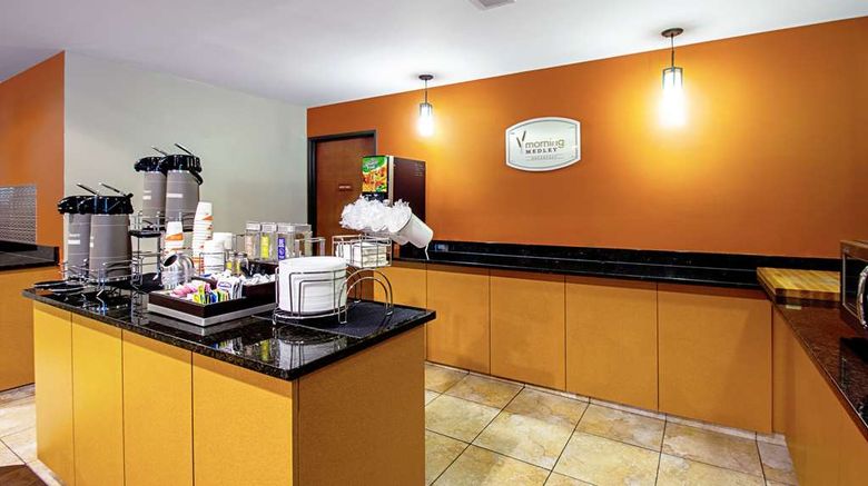 <b>MainStay Suites Madison Restaurant</b>. Images powered by <a href="https://iceportal.shijigroup.com/" title="IcePortal" target="_blank">IcePortal</a>.