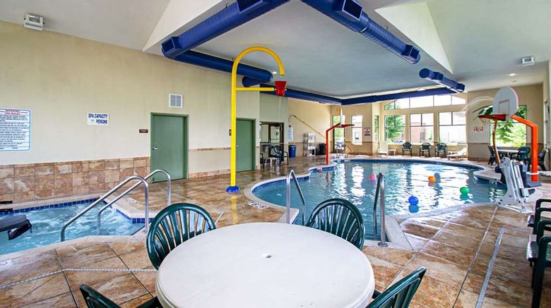 <b>MainStay Suites Madison Pool</b>. Images powered by <a href="https://iceportal.shijigroup.com/" title="IcePortal" target="_blank">IcePortal</a>.