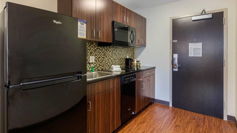 <b>MainStay Suites St Louis - Airport Suite</b>. Images powered by <a href="https://iceportal.shijigroup.com/" title="IcePortal" target="_blank">IcePortal</a>.