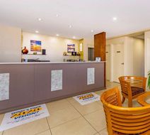 Quality Hotel Darwin Airport Lobby