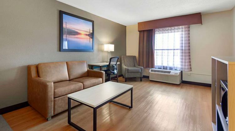 Quality Inn near West Point Lake Suite