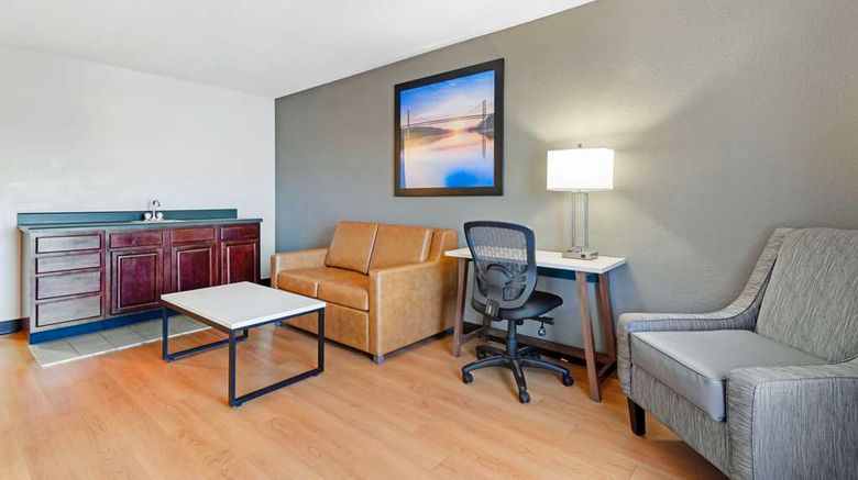 <b>Quality Inn near West Point Lake Suite</b>. Images powered by <a href="https://iceportal.shijigroup.com/" title="IcePortal" target="_blank">IcePortal</a>.