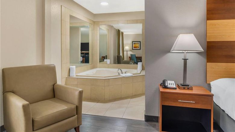 <b>Quality Inn Loganville Room</b>. Images powered by <a href="https://iceportal.shijigroup.com/" title="IcePortal" target="_blank">IcePortal</a>.