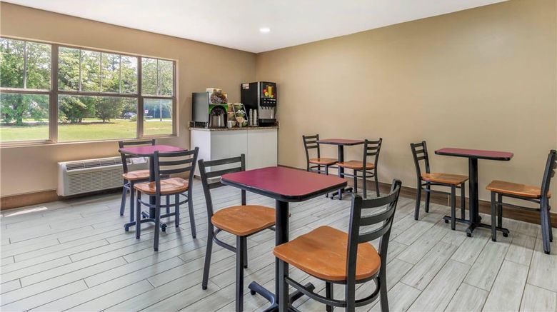 <b>Quality Inn Loganville Restaurant</b>. Images powered by <a href="https://iceportal.shijigroup.com/" title="IcePortal" target="_blank">IcePortal</a>.
