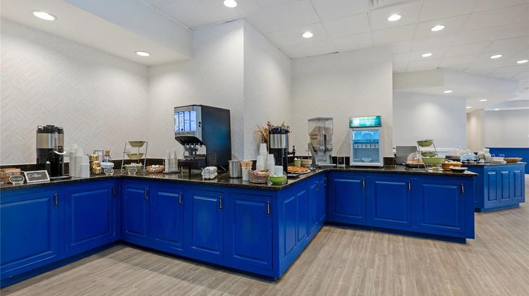 The Lux Hotel & Conference Ctr, Ascend Restaurant