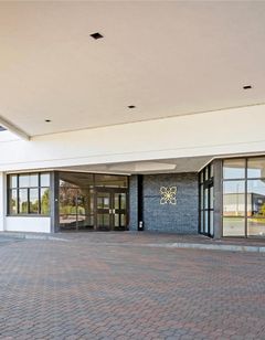The Lux Hotel & Conference Ctr, Ascend