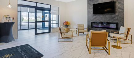 The Lux Hotel & Conference Ctr, Ascend Lobby