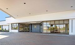 The Lux Hotel & Conference Ctr, Ascend