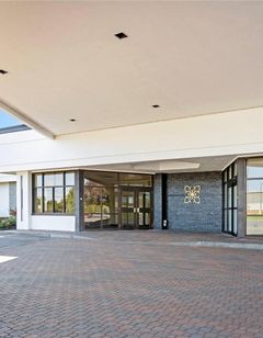 The Lux Hotel & Conference Ctr, Ascend