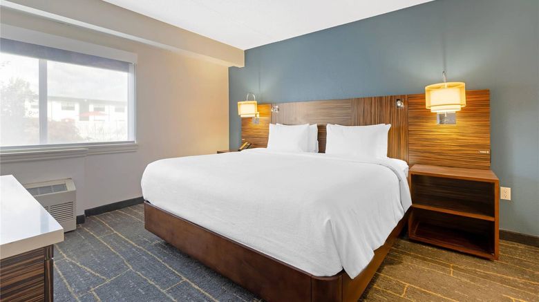 <b>The Lux Hotel & Conference Ctr, Ascend Suite</b>. Images powered by <a href="https://iceportal.shijigroup.com/" title="IcePortal" target="_blank">IcePortal</a>.