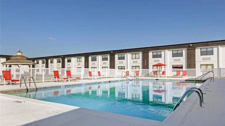 <b>The Lux Hotel & Conference Ctr, Ascend Pool</b>. Images powered by <a href="https://iceportal.shijigroup.com/" title="IcePortal" target="_blank">IcePortal</a>.