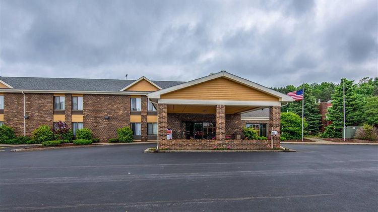 Quality Inn Tully Inn Exterior