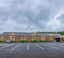 Quality Inn Tully Inn Exterior