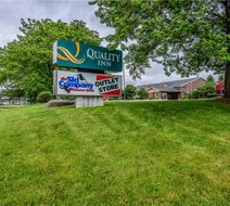 Quality Inn Tully Inn Exterior