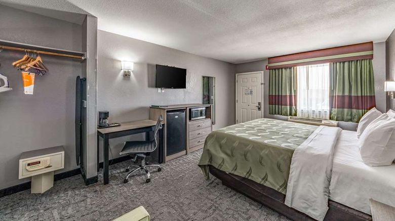 <b>Quality Inn I-10 Room</b>. Images powered by <a href="https://iceportal.shijigroup.com/" title="IcePortal" target="_blank">IcePortal</a>.