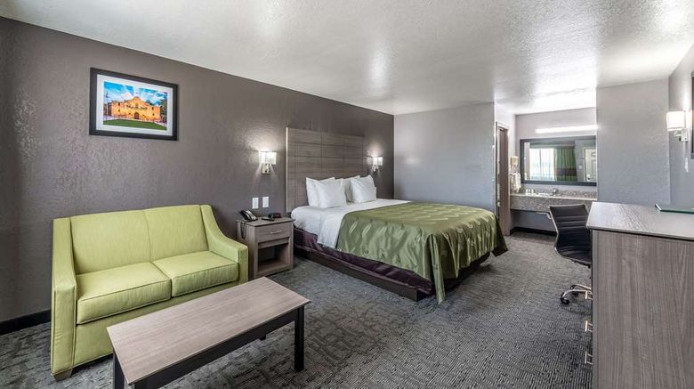 <b>Quality Inn I-10 Room</b>. Images powered by <a href="https://iceportal.shijigroup.com/" title="IcePortal" target="_blank">IcePortal</a>.