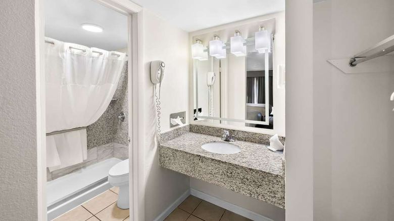 <b>Quality Inn Luray Room</b>. Images powered by <a href="https://iceportal.shijigroup.com/" title="IcePortal" target="_blank">IcePortal</a>.