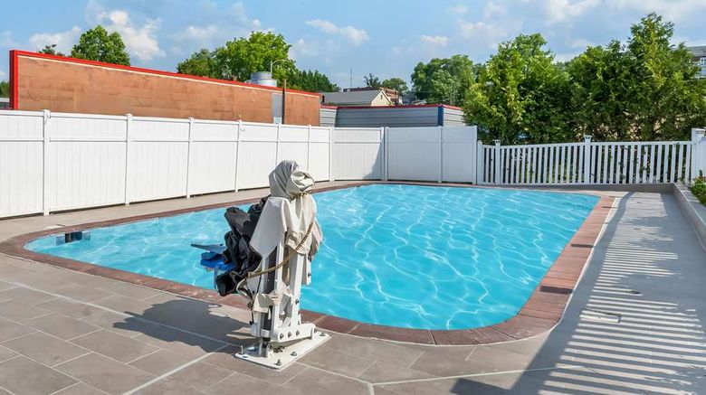 <b>Quality Inn Luray Pool</b>. Images powered by <a href="https://iceportal.shijigroup.com/" title="IcePortal" target="_blank">IcePortal</a>.