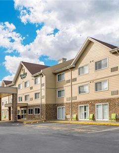 Quality Inn & Suites Bathurst
