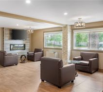 Quality Inn & Suites Bathurst Lobby