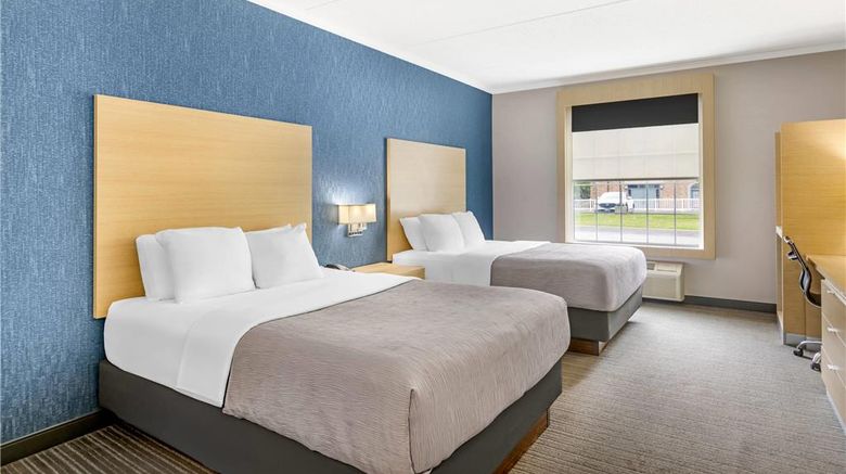 <b>Quality Inn & Suites Oakville, ON Room</b>. Images powered by <a href="https://iceportal.shijigroup.com/" title="IcePortal" target="_blank">IcePortal</a>.
