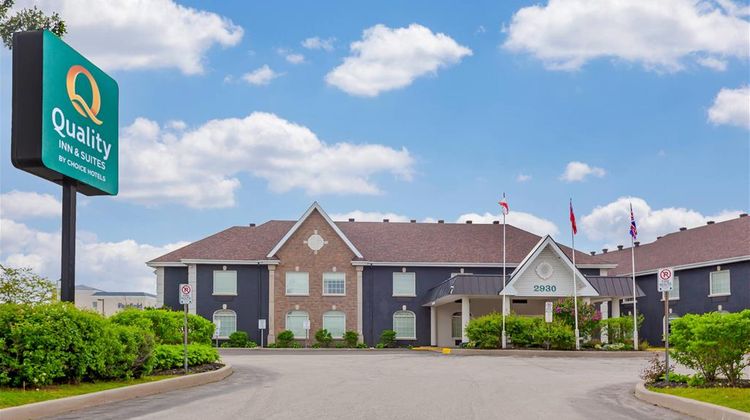 Quality Inn and Suites Oakville Exterior