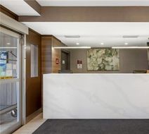 Quality Inn and Suites Oakville Lobby