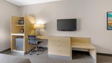 Quality Inn and Suites Oakville Room