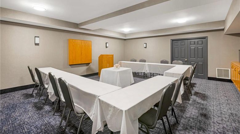 <b>Quality Inn & Suites Oakville, ON Meeting</b>. Images powered by <a href="https://iceportal.shijigroup.com/" title="IcePortal" target="_blank">IcePortal</a>.