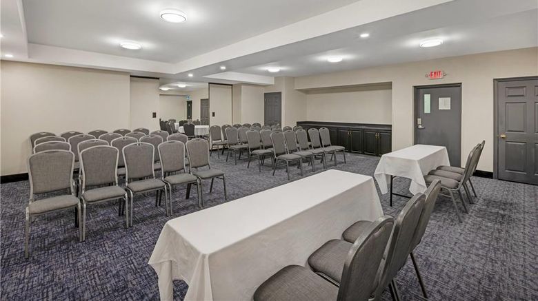 <b>Quality Inn & Suites Oakville, ON Meeting</b>. Images powered by <a href="https://iceportal.shijigroup.com/" title="IcePortal" target="_blank">IcePortal</a>.
